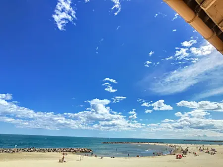 Appartement mezzanine sur plage, rénové, wifi inclus - Photo 3