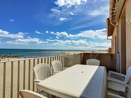 Appartement mezzanine sur plage, rénové, wifi inclus - Photo 4