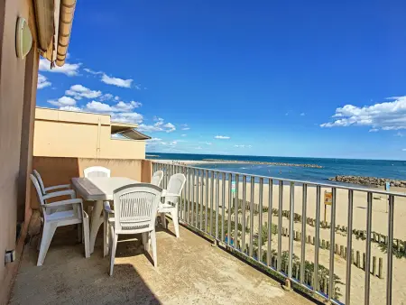 Appartement mezzanine sur plage, rénové, wifi inclus - Photo 5