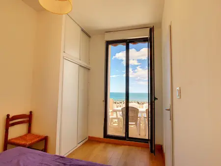 Appartement mezzanine sur plage, rénové, wifi inclus - Photo 9