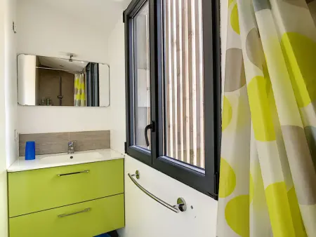 Appartement mezzanine sur plage, rénové, wifi inclus - Photo 11