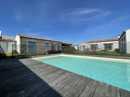 Maison à Saint Denis d'Oléron, Grande Villa 5 Ch. avec Piscine Privée, Jardin, Proche Mer et Centre - Classée 3 Étoiles - L865283