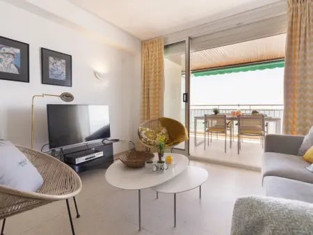 Appartement en bord de mer avec terrasse, climatisation et WiFi à La Pineda - Photo 3