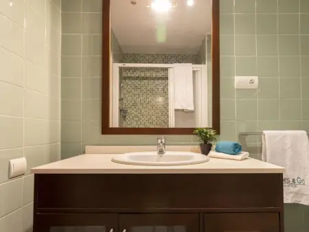 Appartement en bord de mer avec terrasse, climatisation et WiFi à La Pineda - Photo 18