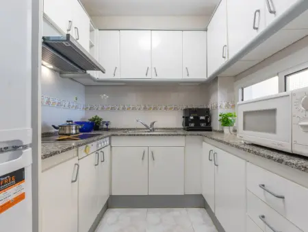 Appartement en bord de mer avec terrasse privée à La Pineda – 3 chambres, WiFi gratuit - Photo 11