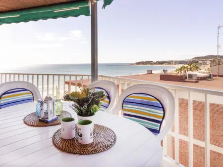 Appartement spacieux 3 chambres avec terrasse, clim et WIFI à La Pineda - Photo 1