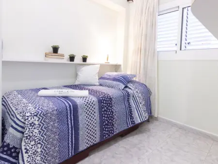 Appartement spacieux 3 chambres avec terrasse, clim et WIFI à La Pineda - Photo 5