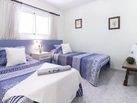 Appartement spacieux 3 chambres avec terrasse, clim et WIFI à La Pineda - Photo 7