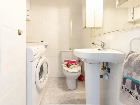 Appartement spacieux 3 chambres avec terrasse, clim et WIFI à La Pineda - Photo 9