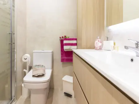 Appartement spacieux 3 chambres avec terrasse, clim et WIFI à La Pineda - Photo 11