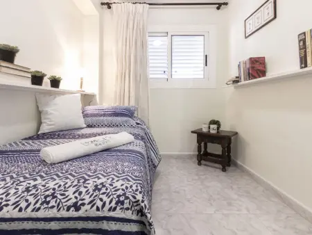 Appartement spacieux 3 chambres avec terrasse, clim et WIFI à La Pineda - Photo 12