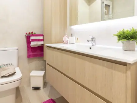 Appartement spacieux 3 chambres avec terrasse, clim et WIFI à La Pineda - Photo 13