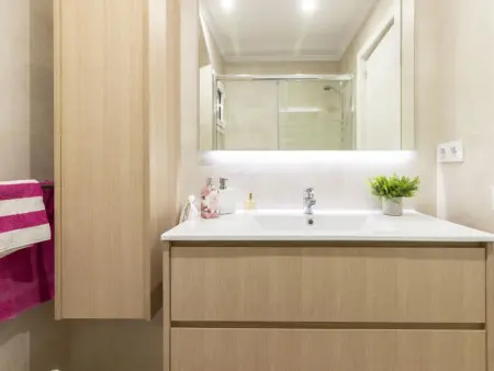 Appartement spacieux 3 chambres avec terrasse, clim et WIFI à La Pineda - Photo 15