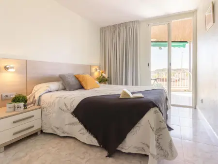 Appartement spacieux 3 chambres avec terrasse, clim et WIFI à La Pineda - Photo 16