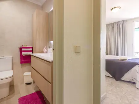 Appartement spacieux 3 chambres avec terrasse, clim et WIFI à La Pineda - Photo 18