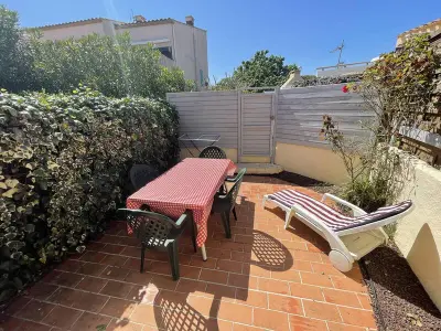 Appartement à Cap d'Agde, Appartement Refait à Neuf Proche Plage Richelieu, Terrasse, Piscine, Parking et Clim pour 5 Pers. - L908879