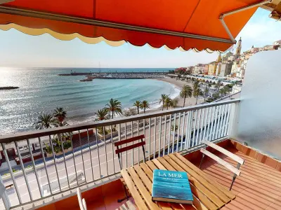 Appartement à Menton, Appartement spacieux avec terrasse face mer à Menton, proche plages et centre-ville - L909007