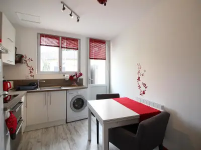 Appartement à La Bourboule, La Bourboule : Agréable T2 avec Terrasse, Balcon et Wifi - Proche Centre et Thermes - L909154