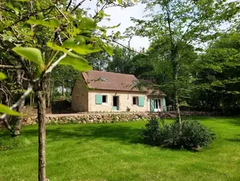 Casa rural en Saint Georges de la Couée,Gîte paisible, tout confort avec grand terrain, garage, Wi-Fi, proche du Mans et de la vallée du Loir FR-1-410-394 N°865875