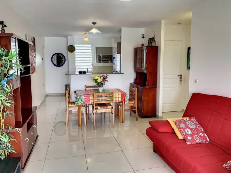 Appartement lumineux avec terrasse, 2 chambres climatisées, cuisine équipée - Les Trois-Îlets - Photo 4