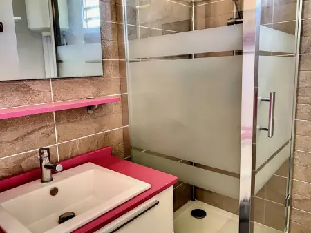 Appartement lumineux avec terrasse, 2 chambres climatisées, cuisine équipée - Les Trois-Îlets - Photo 7