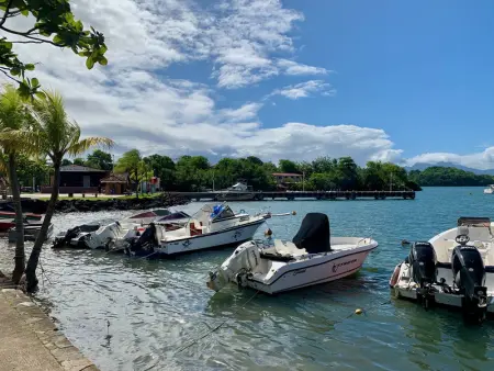 Appartement lumineux avec terrasse, 2 chambres climatisées, cuisine équipée - Les Trois-Îlets - Photo 9