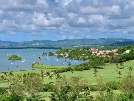 Appartement lumineux avec terrasse, 2 chambres climatisées, cuisine équipée - Les Trois-Îlets - Photo 10