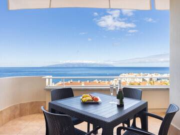 Location Appartement à Tenerife,Apartment oceans views Pool Wifi, Garage ES-279-17 N°909311