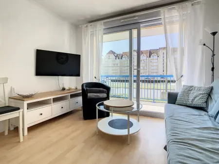 Appartement lumineux à 100m de la plage avec balcon, parking, idéal pour séjours courts et longs - Photo 1