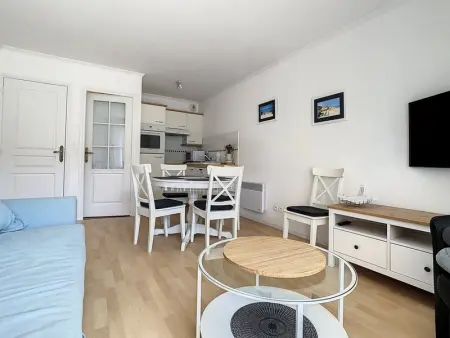 Appartement lumineux à 100m de la plage avec balcon, parking, idéal pour séjours courts et longs - Photo 3