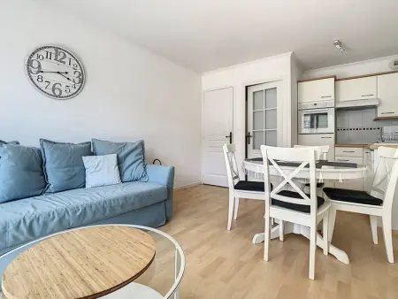 Appartement lumineux à 100m de la plage avec balcon, parking, idéal pour séjours courts et longs - Photo 4