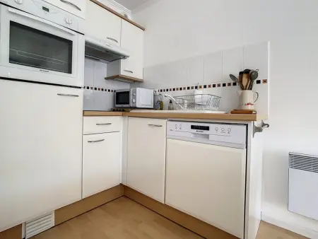 Appartement lumineux à 100m de la plage avec balcon, parking, idéal pour séjours courts et longs - Photo 6