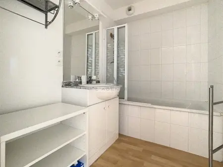 Appartement 2 chambres proche mer et centre, parking inclus - Photo 6