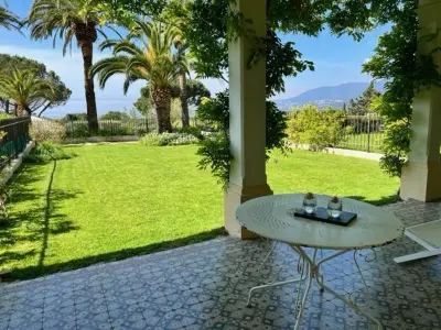 Appartement à La Croix Valmer, Splendide appartement avec piscine et jardin face à la mer - L909420