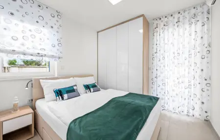 4 BEDROOM AMAZING APARTMENT IN, Appartement 4 personnes à Srima - Photo 6