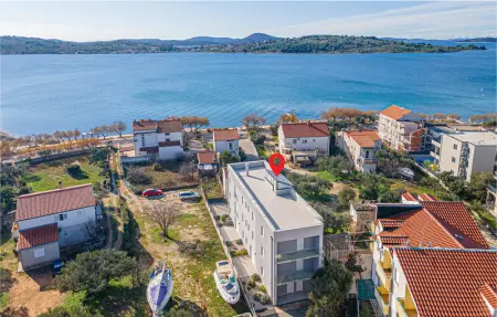 4 BEDROOM AMAZING APARTMENT IN, Appartement 4 personnes à Srima - Photo 7