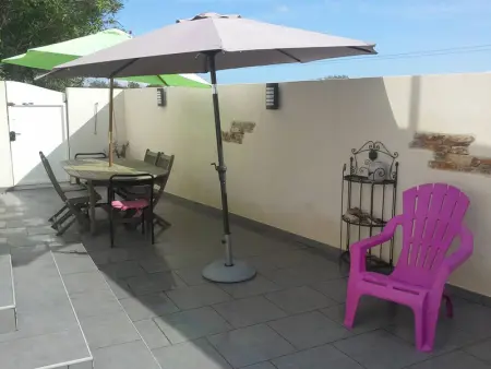 Appartement à Solaro, Appartement Rez-de-villa 4 pers, plage à pieds, clim, terrasse, parking, proche activités sportives - L909462