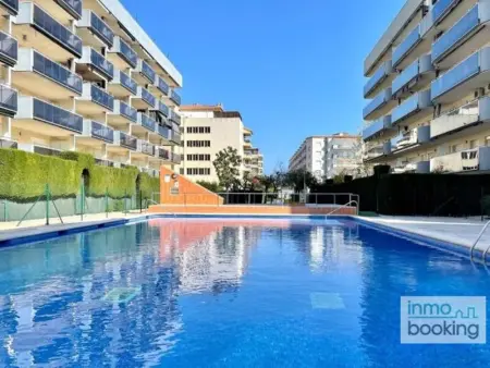 Appartement à La Pineda, Appartement familial à 230m de la plage avec piscines, climatisation et parking possible - L909556