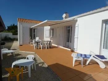 Casa a Notre Dame de Monts,Maison familiale 94m² à 1,2km des plages - Jardin clos, 3 chambres, terrasse équipée FR-1-540-255 N°866293