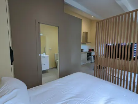 Studio confort à Angoulême avec terrasse, proche transports, idéale pour couples et bébés. - Photo 12