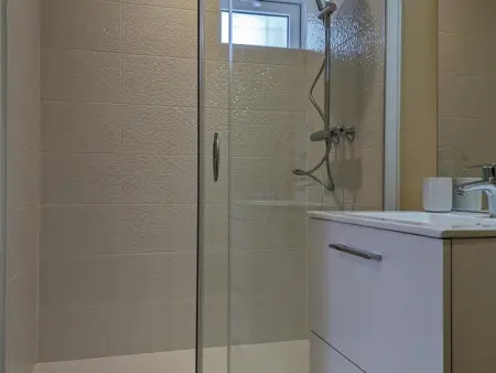 Studio confort à Angoulême avec terrasse, proche transports, idéale pour couples et bébés. - Photo 13