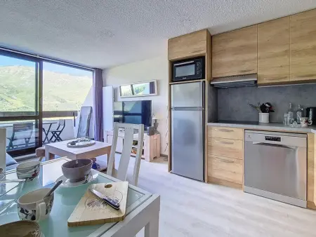 Appartement à Les Menuires, Appartement spacieux aux Menuires, 3 pièces, 8 pers, balcon Sud/Ouest, ascenseur - L959681