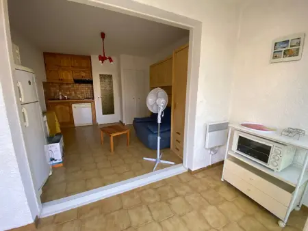 Studio Cabine 4 Pers, Terrasse, Parking Privé, Proche Plage et Commerces, La Franqui - Photo 2