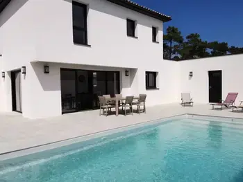 Haus in La Tranche sur Mer,Villa 4* avec Piscine, 4 Chambres, Proche Plage - La Tranche-sur-Mer FR-1-194-259 N°866479