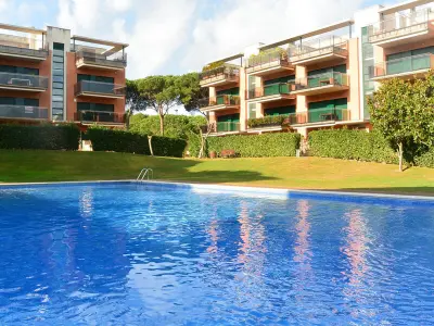 Appartement à Pals, Appartement au rez-de-chaussée avec jardin, terrasse, piscine communautaire et proche de la plage - L909734