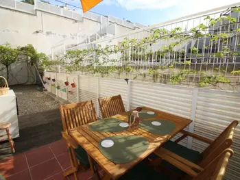 Appartement à Llançà, Appartement moderne près de la plage avec piscine, climatisation et terrasse à Llançà - L909737