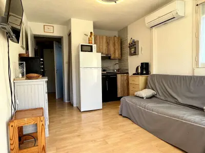 Appartement à Argelès sur Mer, Appartement Studio à Argelès-sur-Mer, 4 couchages, proche mer et commerces, piscines, climatisé - L909855