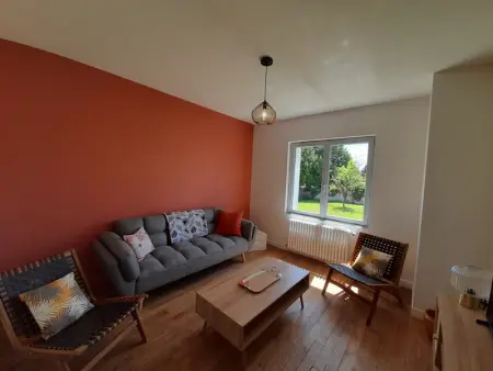 Charmant T3 rénové avec jardin et garage, centre-ville de La Roche-Posay - Photo 2