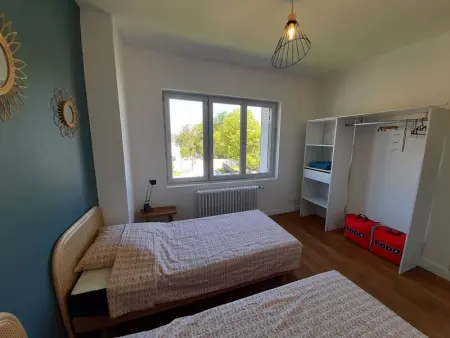 Charmant T3 rénové avec jardin et garage, centre-ville de La Roche-Posay - Photo 8