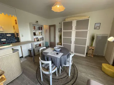 Appartement à Saint Jean de Monts, Studio cosy pour 3 pers. à 100m de la plage avec lave-linge à Saint-Jean-de-Monts - L909943